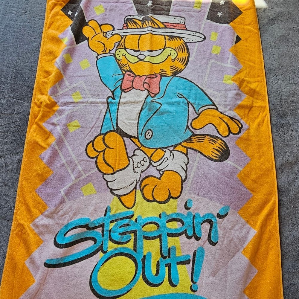 Garfield Steppin' Out Beach Towel